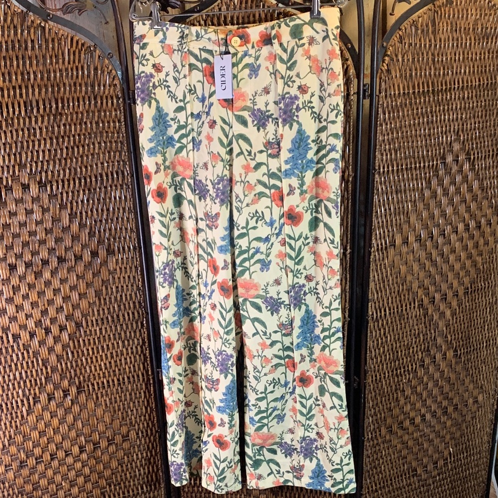 🚫SOLD🚫NWT Cider Floral Print Corduroy Pants Size L